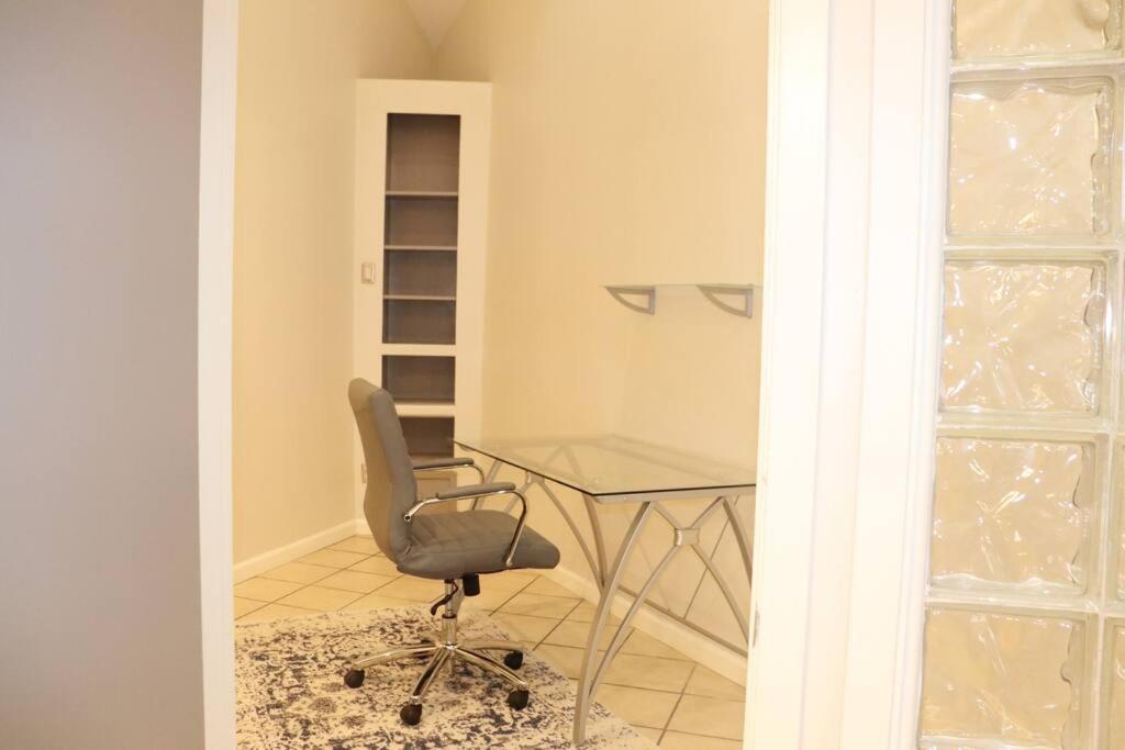 2 Bdr With Workspace & Patio In Montrose Villa Houston Exteriör bild